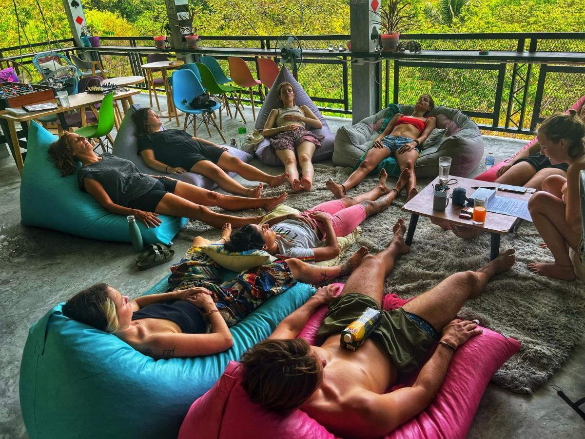 Wonderland Jungle Hostel Ko Tao Exterior foto
